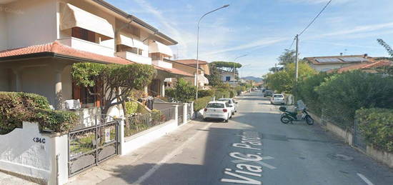 Torre del lago trilocale con terrazzo