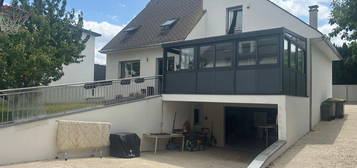 Maison traditionnelle à louer, 8 pièces, 4 chambres, 144 m²