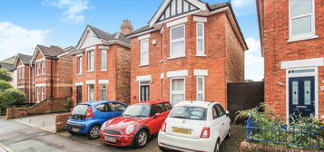 6 bedroom detached house