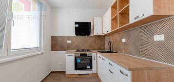 Na predaj krásny 3-izbový byt s balkónom, 84 m², Dunajská St