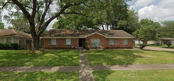 5702 Ettrick Dr, Houston, TX 77035