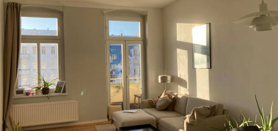 Furnished, sunny 63 sqm near Volkspark F- hain with south balcony