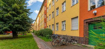 Bezugsfreie 2,5 Zimmerwohnung mit Loggia im Brüsseler Kiez Wedding