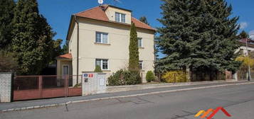 Pronájem rodinného domu, 245m2 se zahradou 1049m2, Praha 6 - Ruzyně