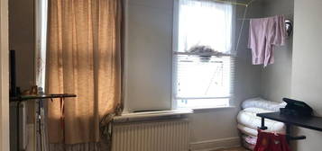 3 bed terraced house to rent