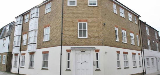 Flat to rent in Alfred Square, Deal CT14