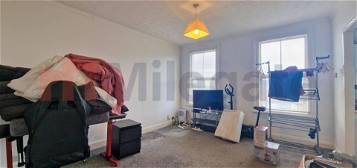 Flat to rent in St. James's Road, Croydon CR0