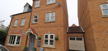 4 bed semi-detached house for sale