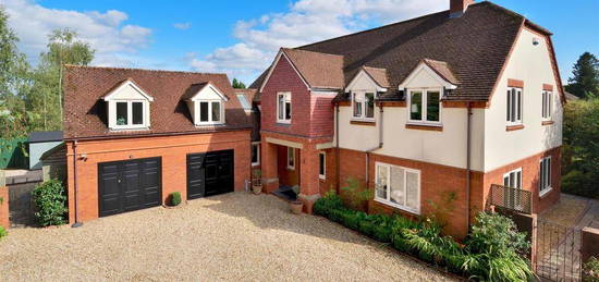 6 bedroom detached house for sale