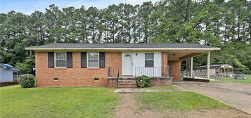 419 N Wright St, Raeford, NC 28376