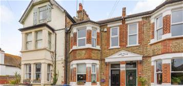 Flat to rent in Oxenden Square, Herne Bay CT6