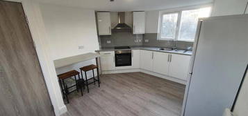 3 bedroom flat to rent