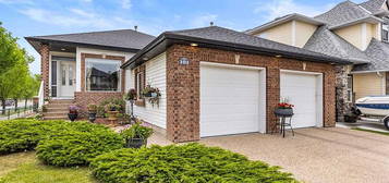 101 N Springmere Dr, Chestermere, AB T1X 1J3