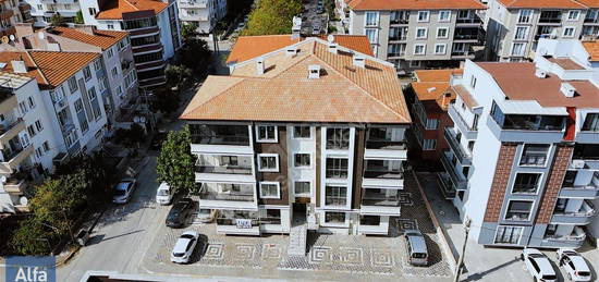 BAHÇELİEVLERDE SATILIK LÜKS 2+1 DAİRE