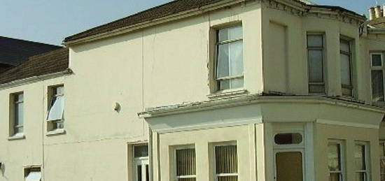 Studio to rent in Anglesea Street, Worthing BN11