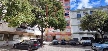 Apartamento T2 com elevador nas Paivas - Amora