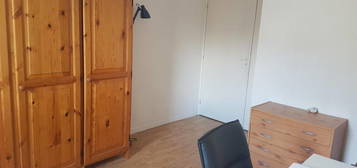 Studio meublé  à louer, 1 pièce, 12 m², Étage 3/–