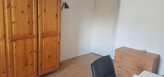 Studio meublé  à louer, 1 pièce, 12 m², Étage 3/–