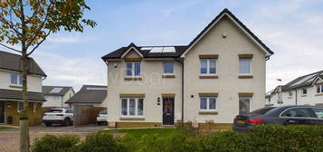 3 bed semi-detached house for sale