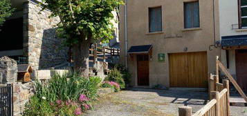 Maison meublée avec cour, garage 3 chambres