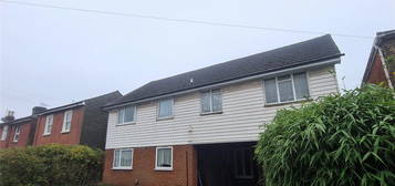 Flat to rent in Millbrook Road East, Southampton, Hampshire SO15