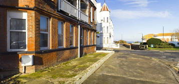 Flat to rent in Carlton Mansions, Sweyn Road, Margate, Kent CT9