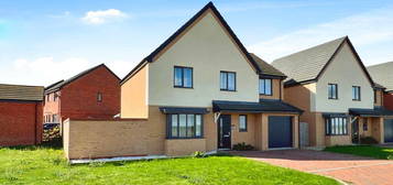 5 bedroom detached house