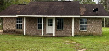 696 Smith St, Pineville, LA 71360