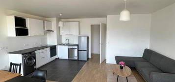 Appartement meublé  à louer, 4 pièces, 3 chambres, 93 m²