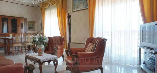 Villa unifamiliare, buono stato, 180 m², Monastir