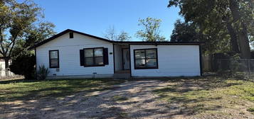 59 E 32nd St, San Angelo, TX 76903