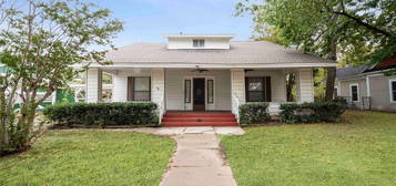 407 W  Maple St, Whitewright, TX 75491