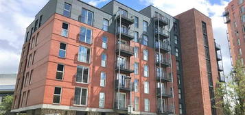 Flat to rent in 3 Stillwater Drive, Manchester M11