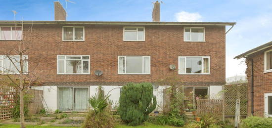 Terraced house for sale in Woodbury Close, Tunbridge Wells TN4