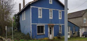 Chalet en calle A Calzada en Mesía