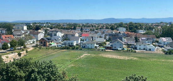 Sanierte Wohnung mit zwei Zimmern sowie Balkon und EBK in Rastatt