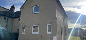 4 bedroom semi-detached house to rent