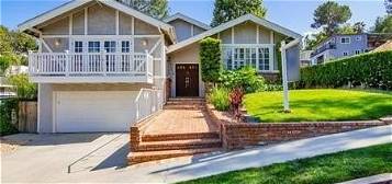 21716 Costanso St, Woodland Hills, CA 91364