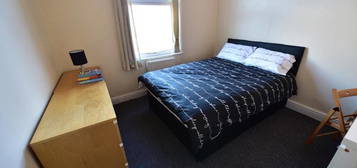 2 bed flat to rent