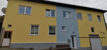 VERMIETE, Wohnung im Obergeschoss. €450, -