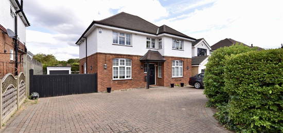 4 bed detached house for sale