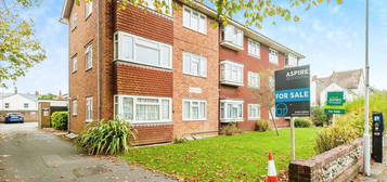 Flat for sale in Byron Road, Worthing, West Sussex BN11