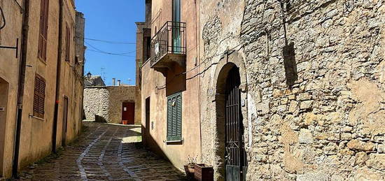 Casa a due elevazioni Erice vetta