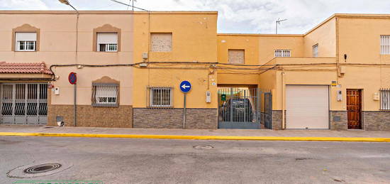 Casa adosada en venta en Calle Jacinto Guerrero, 15, Santa María del Águila