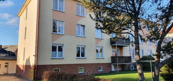 Lichtdurchflutete 3 Raum Wohnung mit Südbalkon