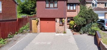 3 bed detached house for sale