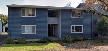 325 NW 9th St #4, Corvallis, OR 97330