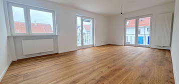 Besichtigung am Dienstag ---Große 3 Zimmer-Wohnung mit 2 Balkone