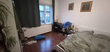 Big furnished room close to den haag centre