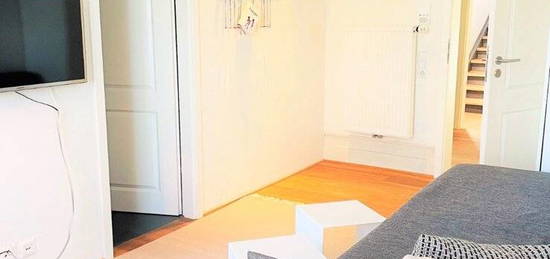 Design-Appartment: 1-Zimmerwohnung mit WLan, TV, Küchenzeile, Dusche/WC, Waschmaschine, Trockner - alles zu Fuss im Zentrum erreichbar